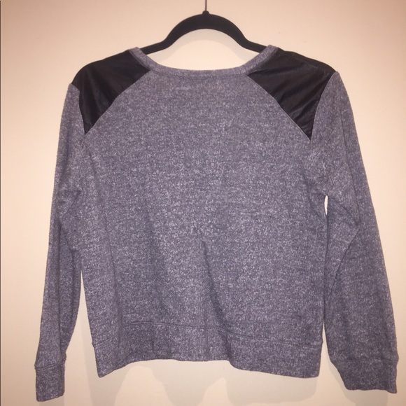 Grey with faux leather sweater - Picture 2 of 3